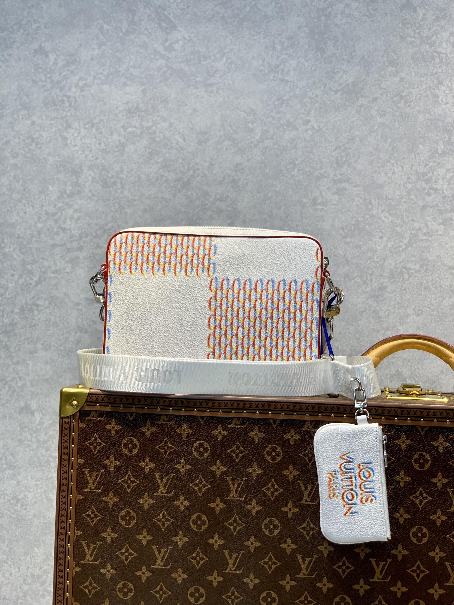 Louis VuittonTrio Handbag-25*18.5*7CM