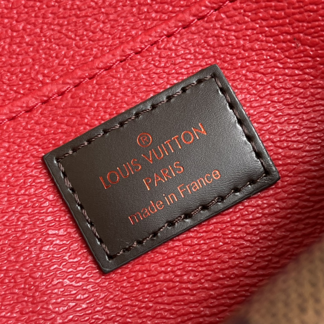Louis Vuitton Cosmetic Bag-17*12*6CM Louis Vuitton Cosmetic Bag-17*12*6CM