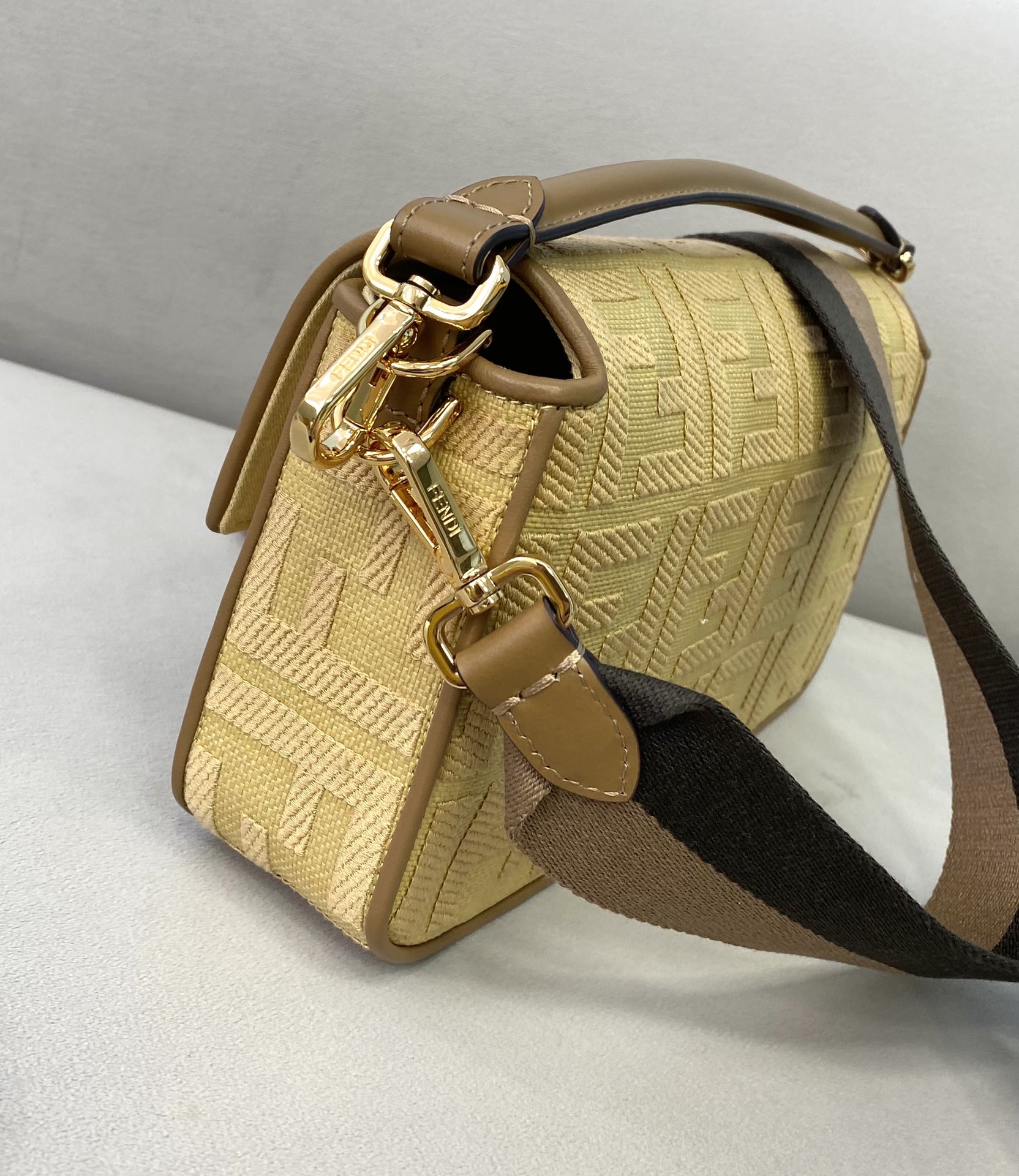 Fendi Medium Baguette Bag-26x15x4CM