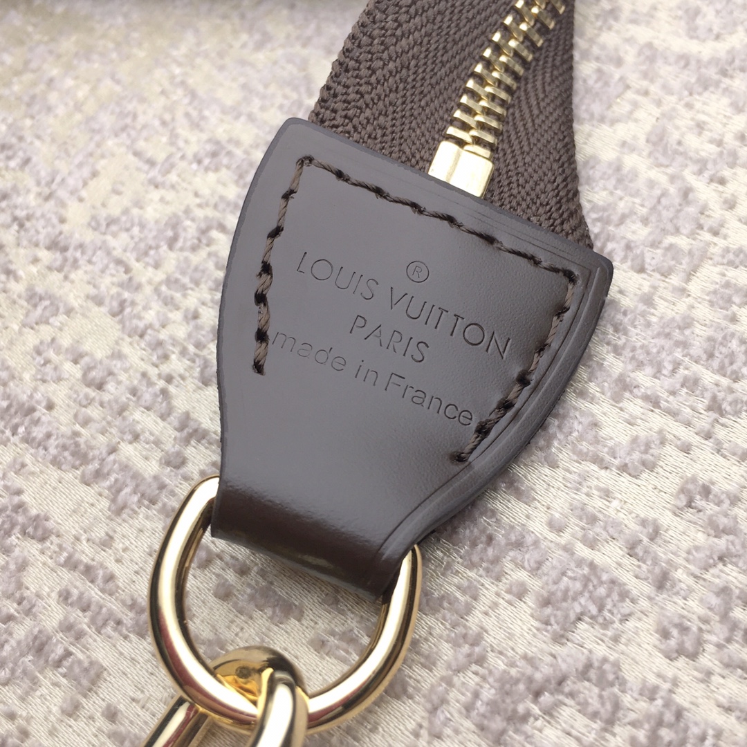 Louis Vuitton Pochette Accessoires-24x14x4CM