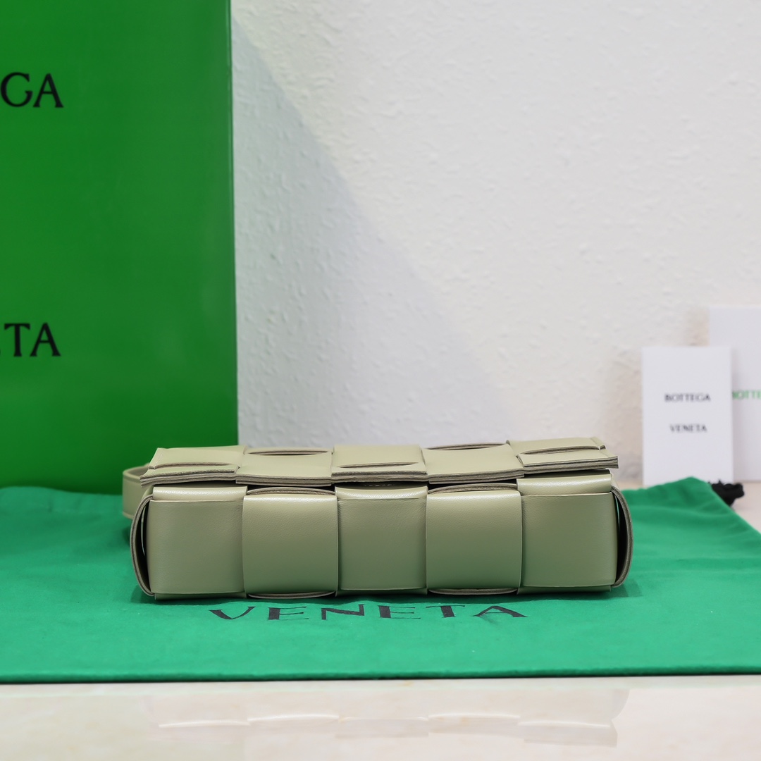 Bottega Veneta Cassette Bag-23x15x6CM