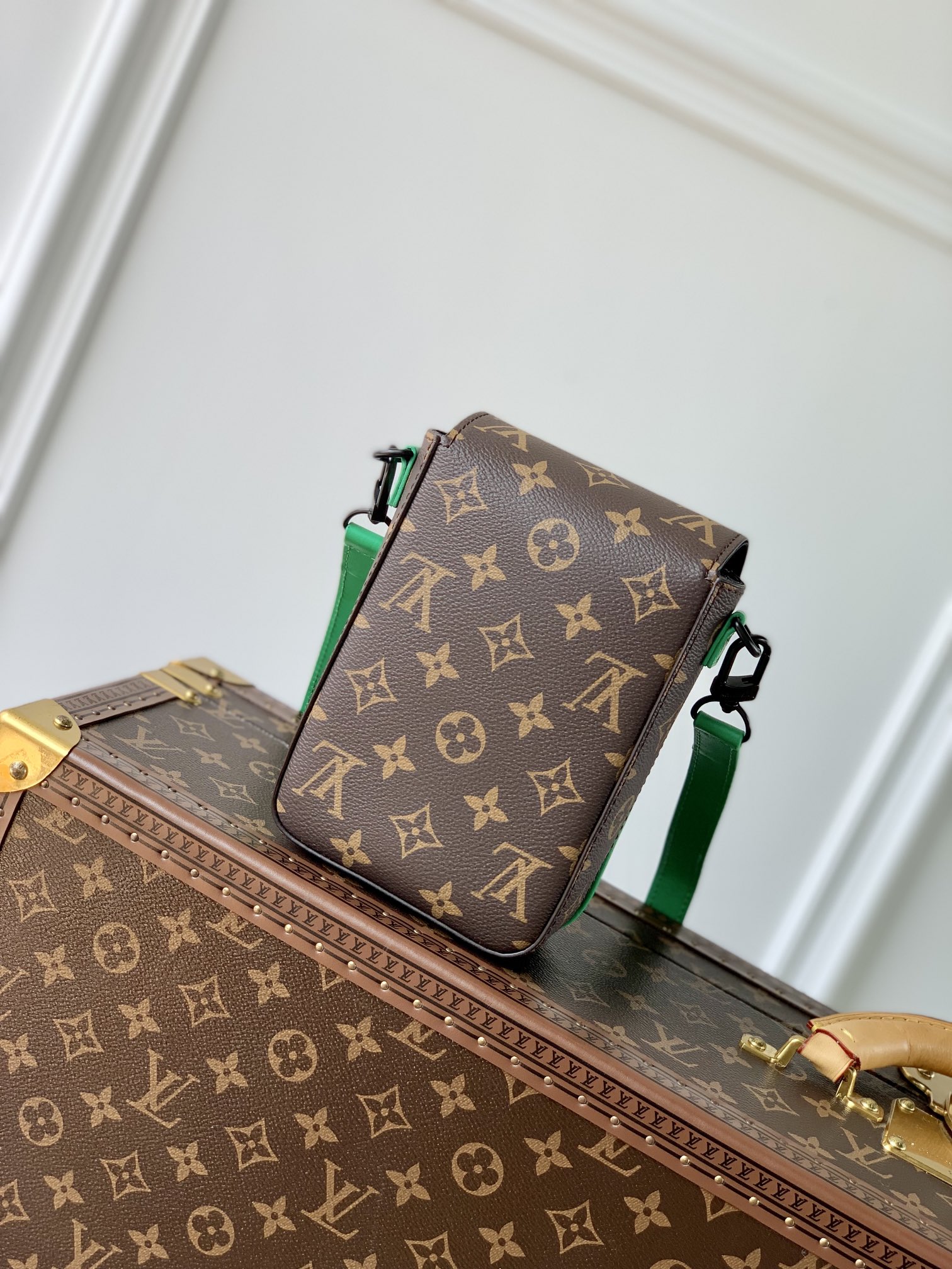 Louis Vuitton S-Lock Vertical Wearable Handbag-12*19*7CM Louis Vuitton S-Lock Vertical Wearable Handbag-12*19*7CM