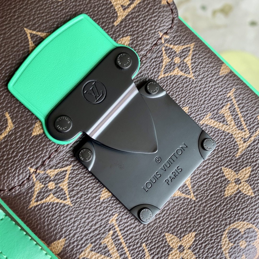 Louis Vuitton S-Lock Vertical Wearable Handbag-12*19*7CM Louis Vuitton S-Lock Vertical Wearable Handbag-12*19*7CM