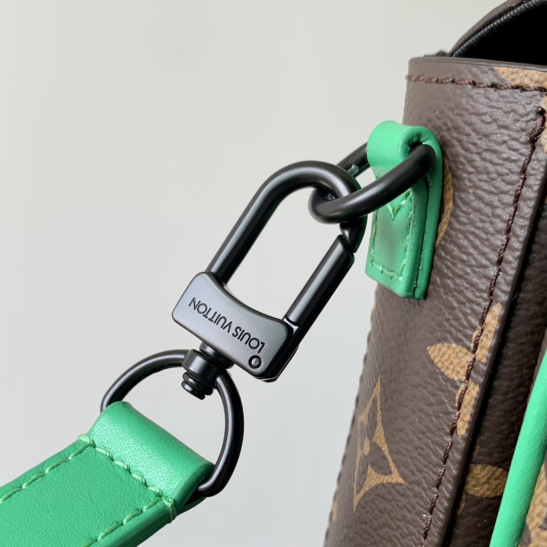 Louis Vuitton S-Lock Vertical Wearable Handbag-12*19*7CM Louis Vuitton S-Lock Vertical Wearable Handbag-12*19*7CM