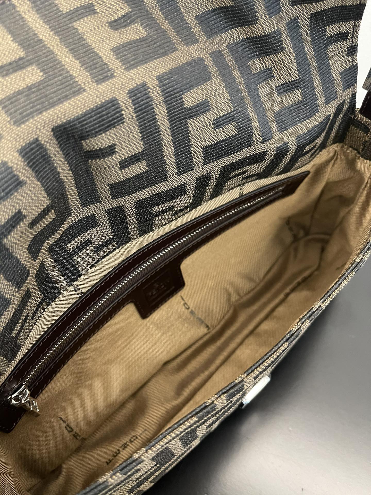 FendI Medium Baguette Bag-26x15x4CM
