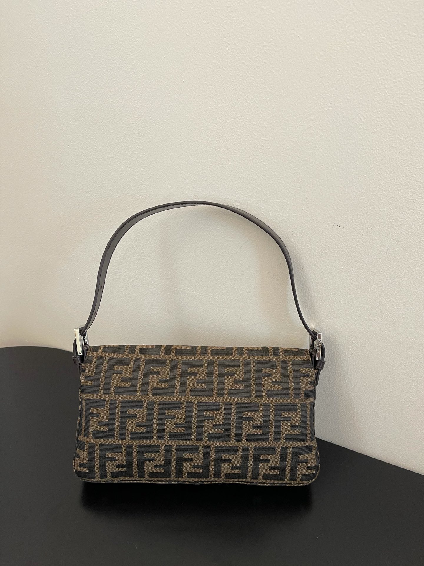 FendI Medium Baguette Bag-26x15x4CM