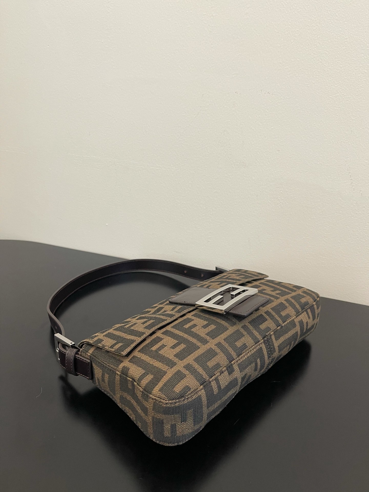 FendI Medium Baguette Bag-26x15x4CM