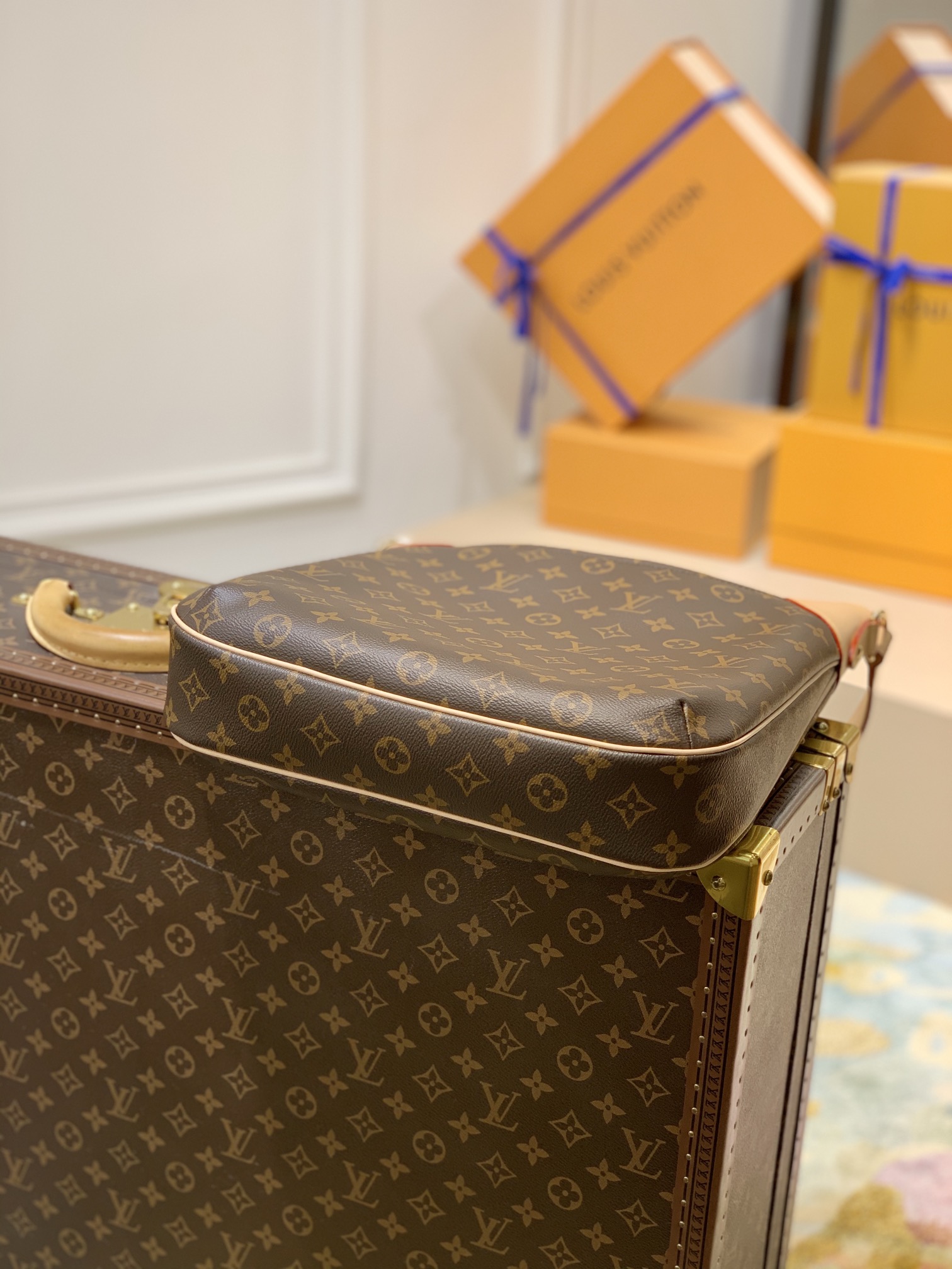 Louis Vuitton Odeon Handbags-M56389-29*35*7CM Louis Vuitton Odeon Handbags-M56389-29*35*7CM