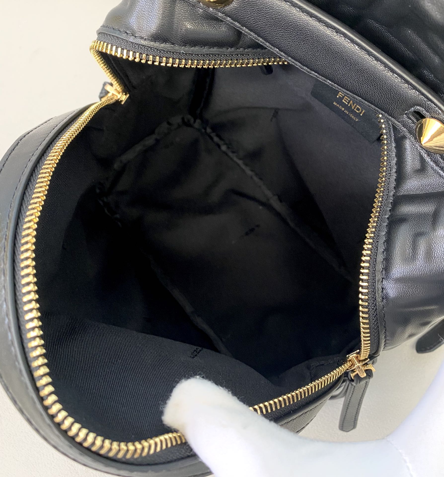 Fendi Backpack-22x10x22CM
