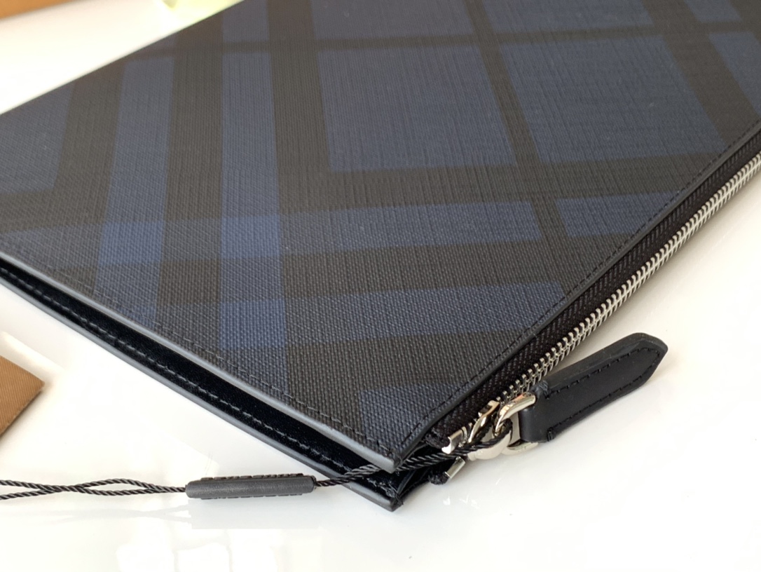 Burberry Wallet-30 x 20 CM