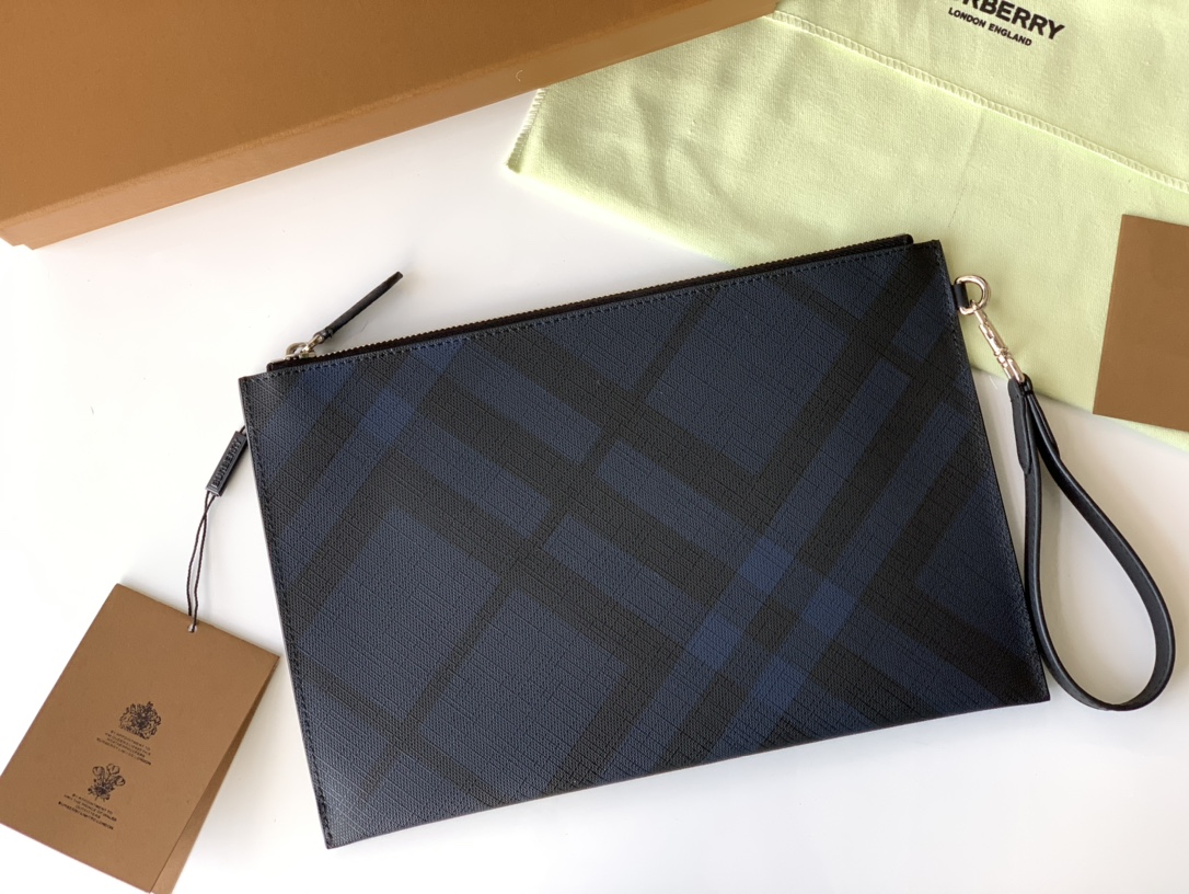 Burberry Wallet-30 x 20 CM