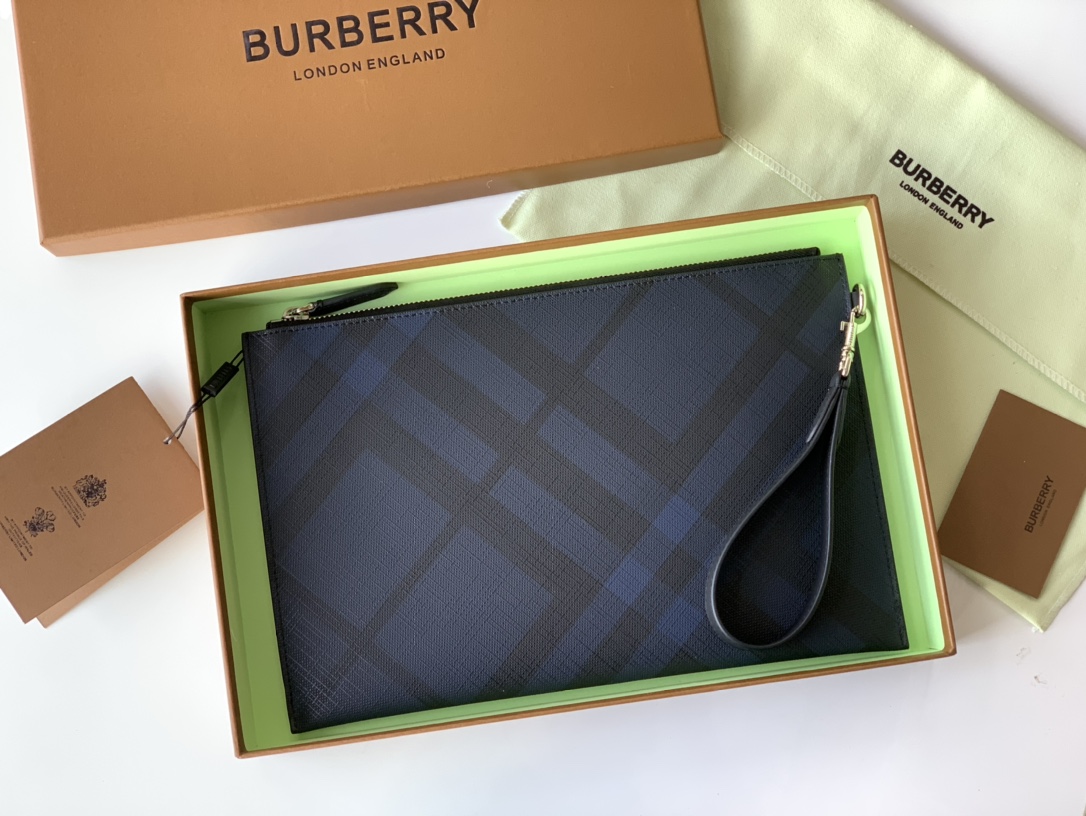 Burberry Wallet-30 x 20 CM