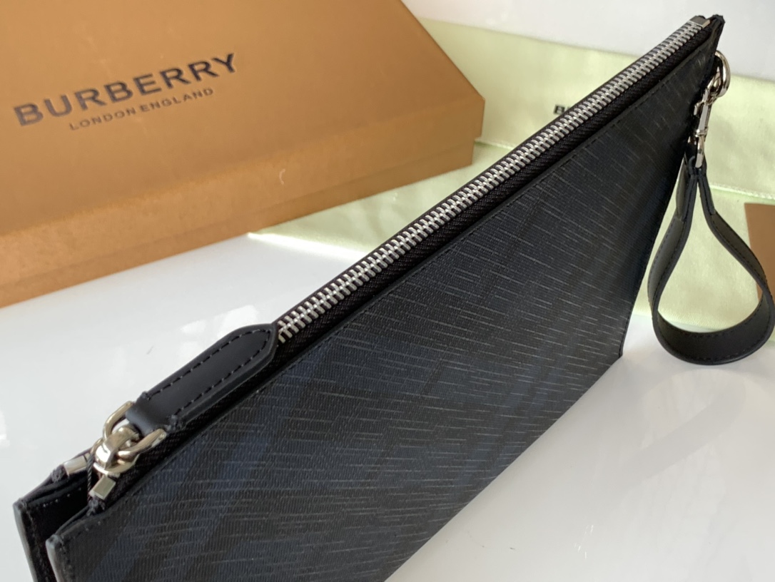 Burberry Wallet-30 x 20 CM