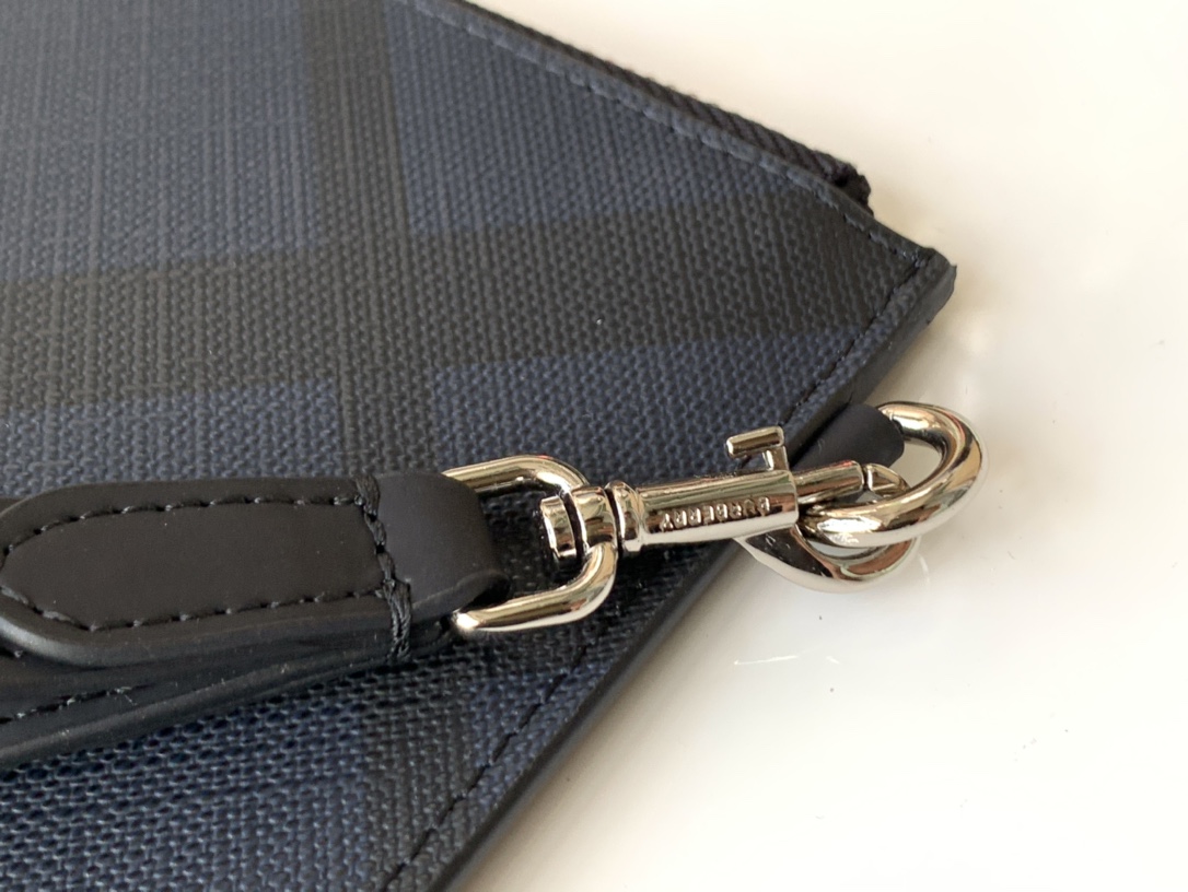 Burberry Wallet-30 x 20 CM