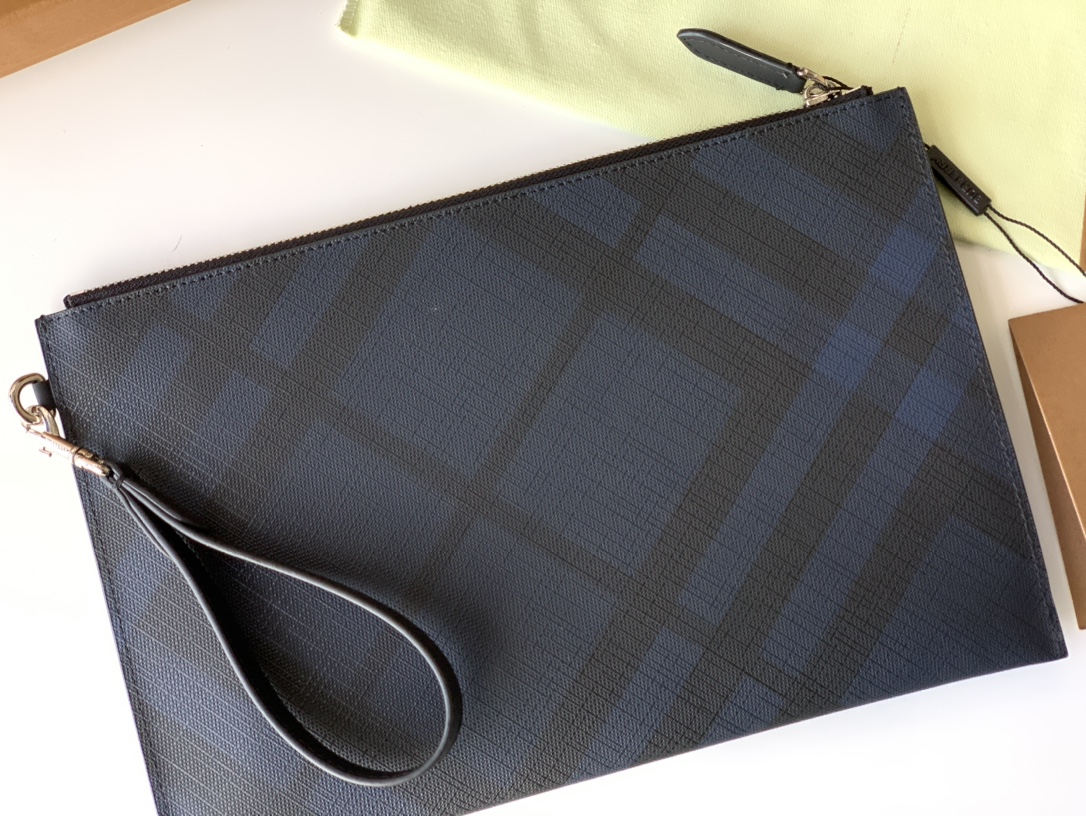 Burberry Wallet-30 x 20 CM