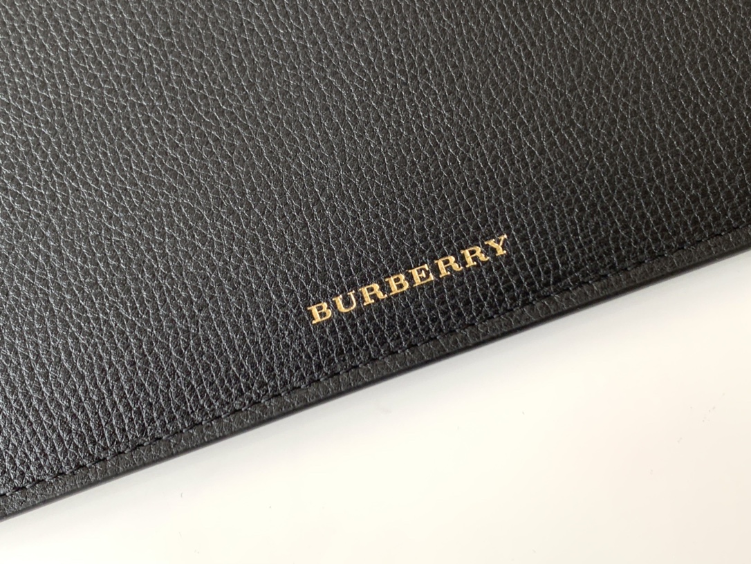 Burberry Wallet-30 x 20 CM