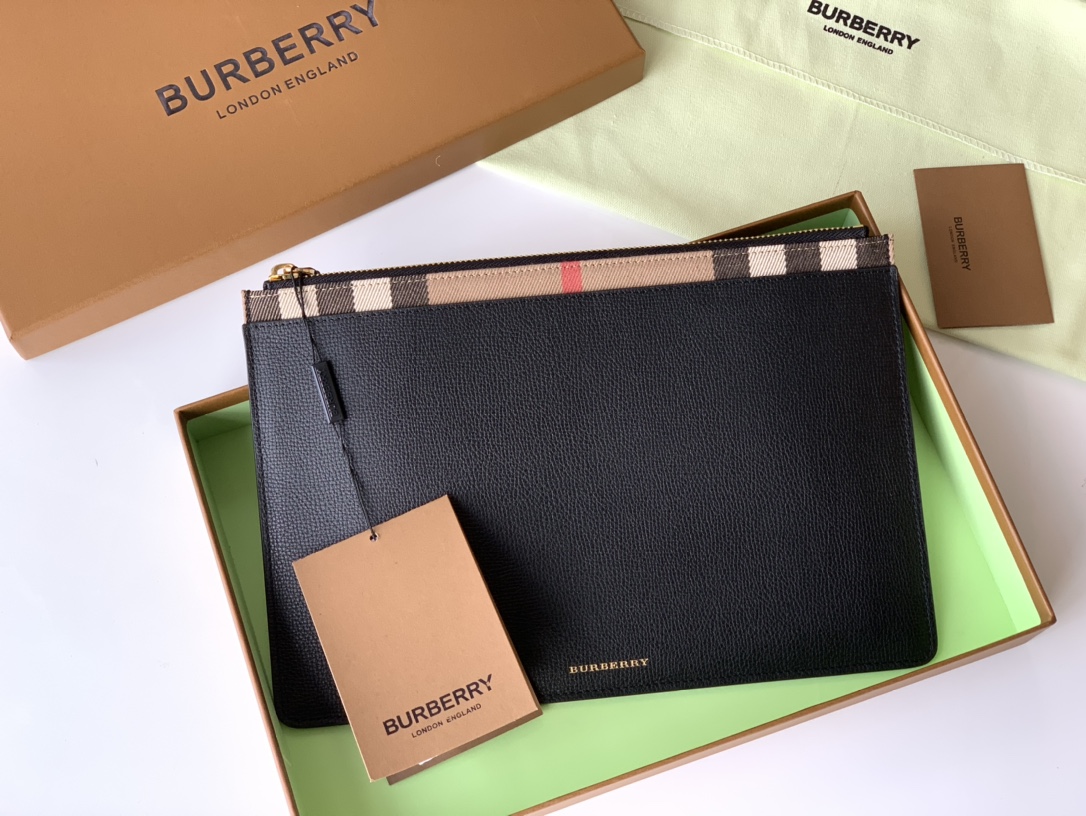 Burberry Wallet-30 x 20 CM