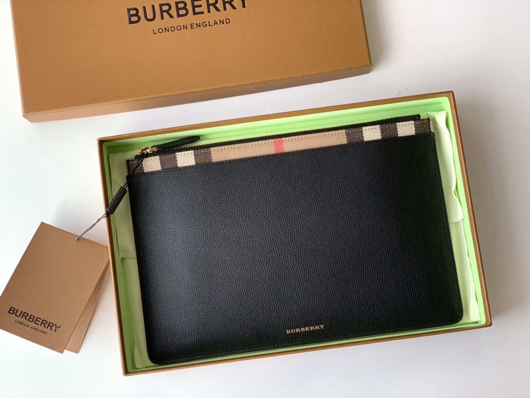 Burberry Wallet-30 x 20 CM