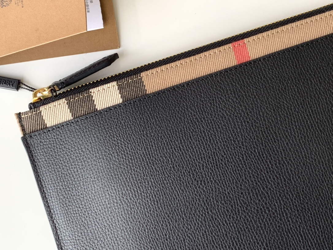 Burberry Wallet-30 x 20 CM