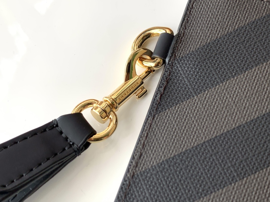 Burberry Wallet-30 x 20 CM