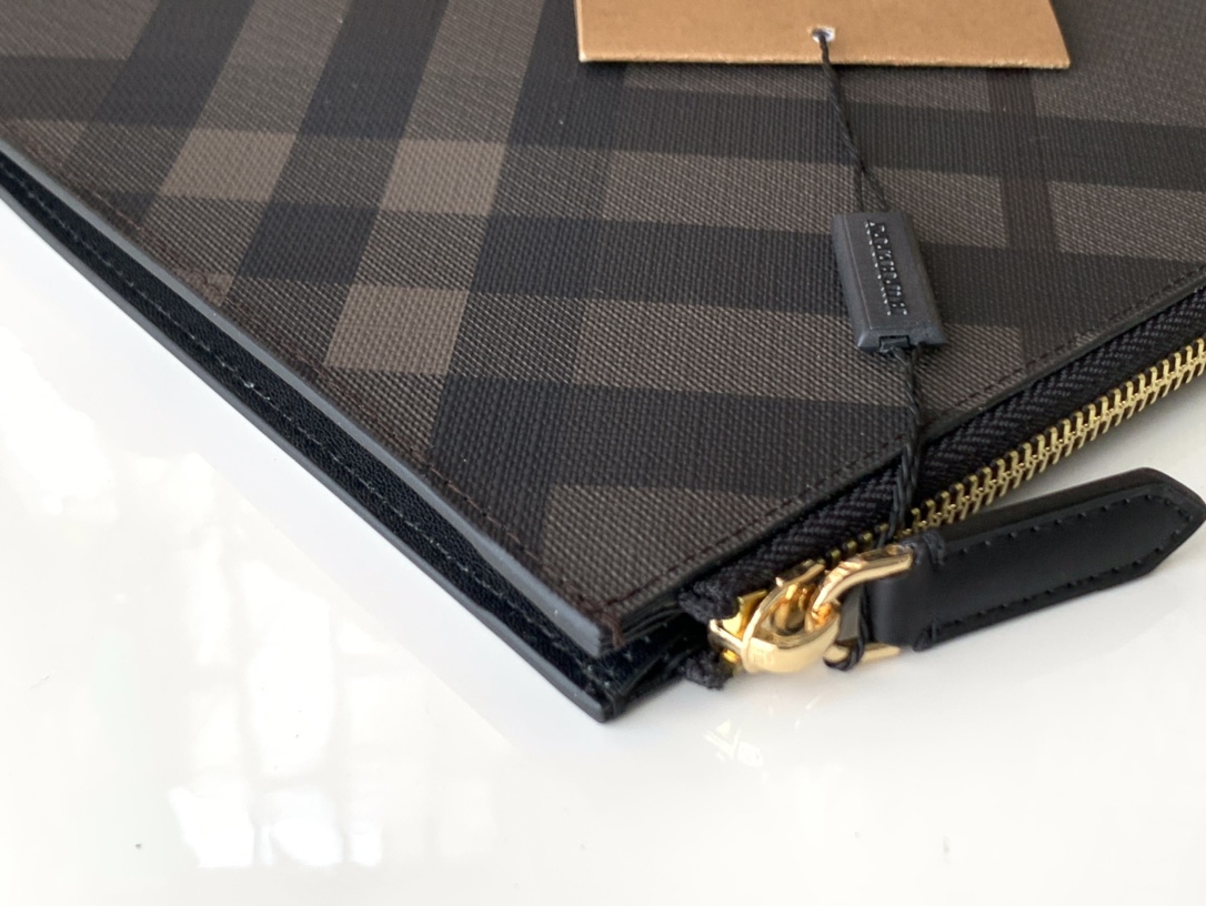 Burberry Wallet-30 x 20 CM