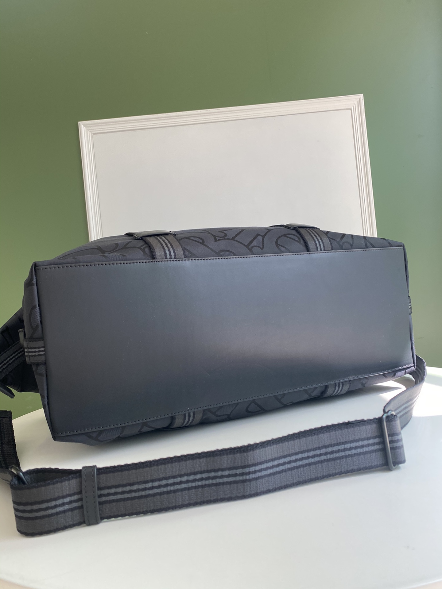 Burberry Top Handbags-50x19x29CM