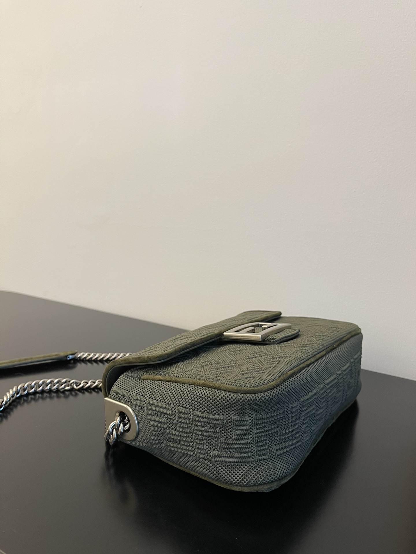 FendI Medium Lconic Baguette Bag-24x7x14.5CM