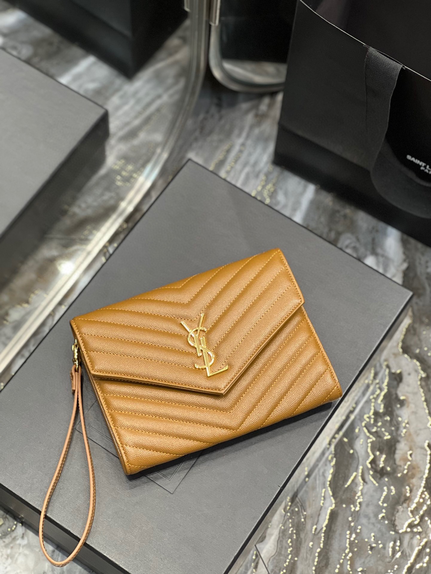YSL Pouch-‎21×6×3CM