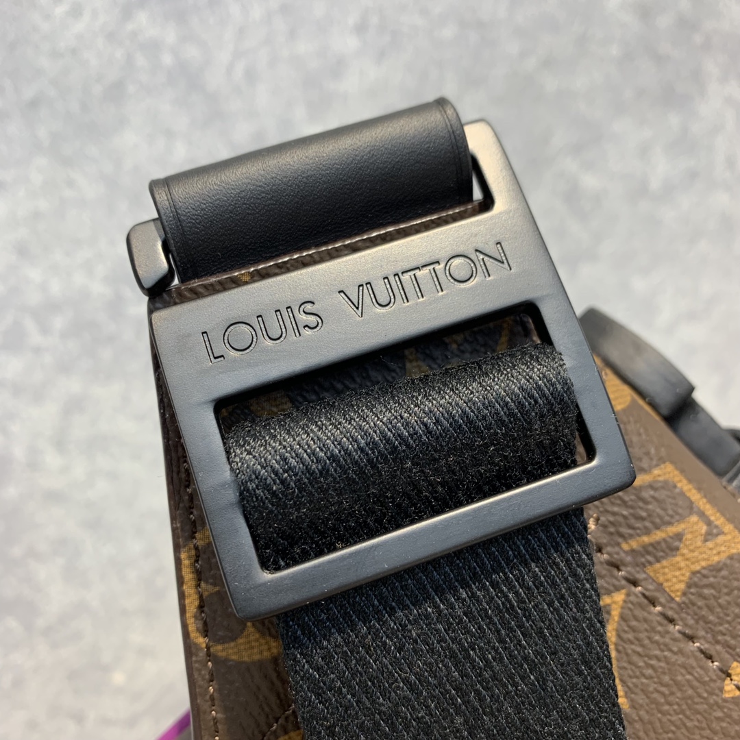 Louis Vuitton S Lock Sling -21*15*4CM