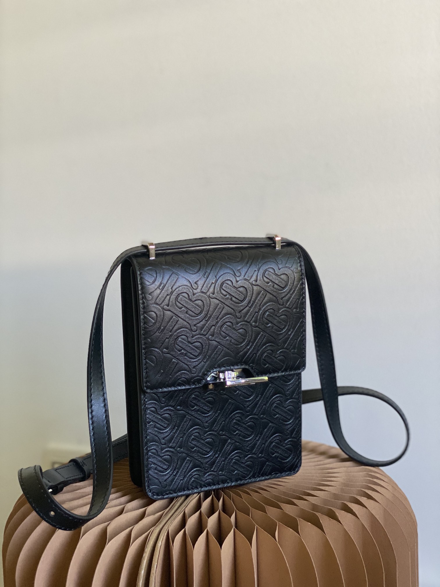 Burberry Robin Bag-13.5 x 4.5 x 19CM