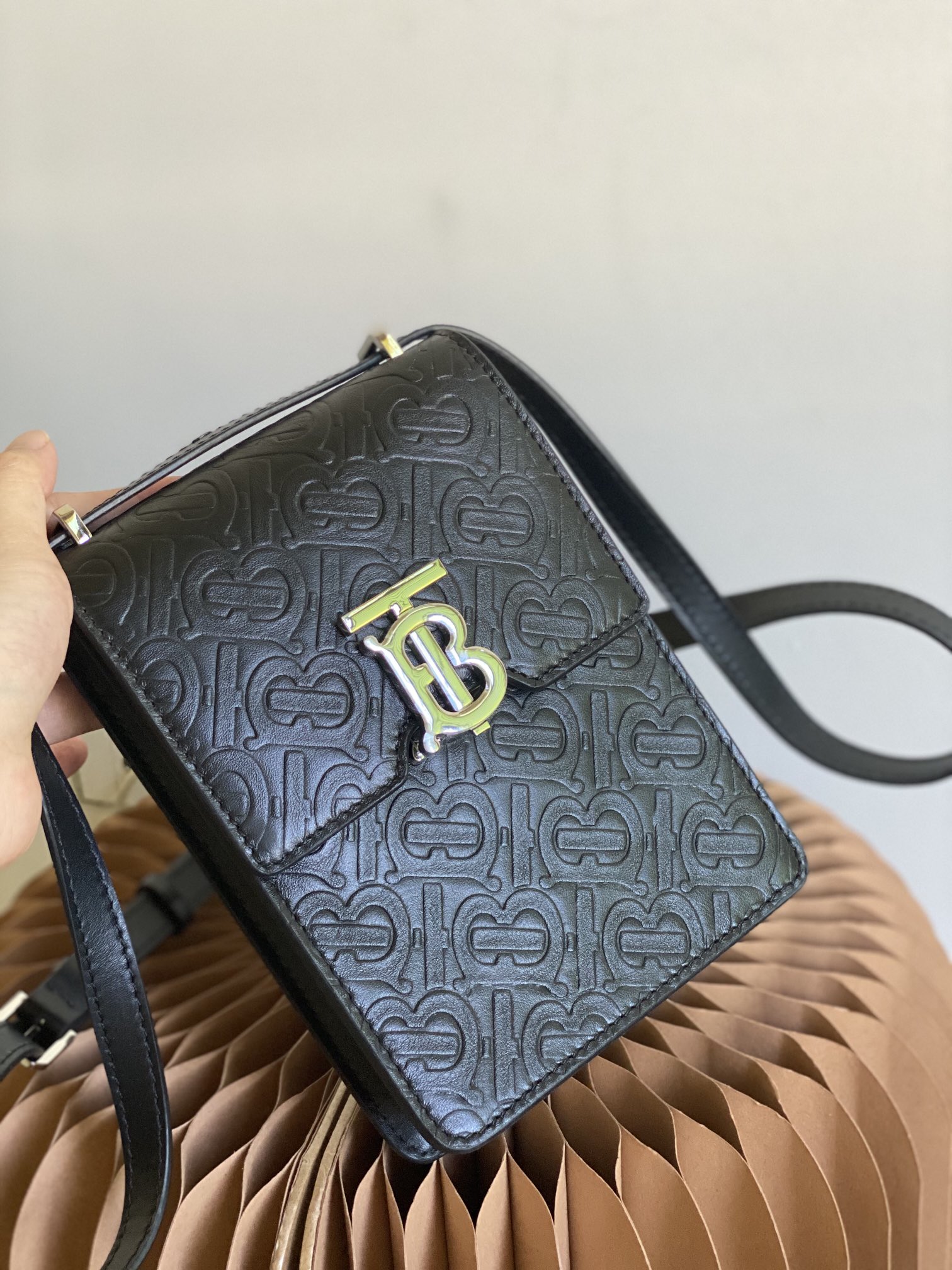 Burberry Robin Bag-13.5 x 4.5 x 19CM