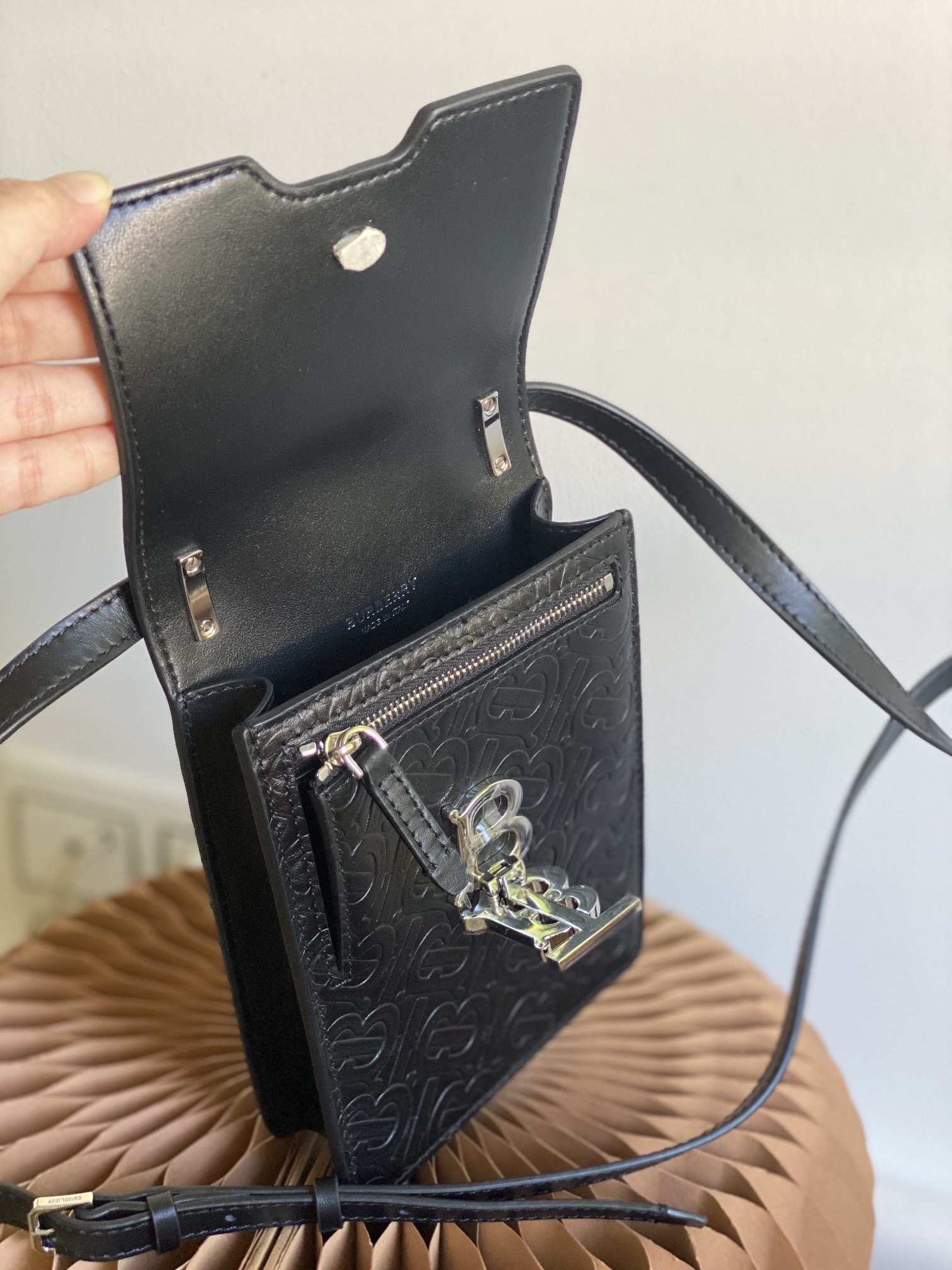 Burberry Robin Bag-13.5 x 4.5 x 19CM