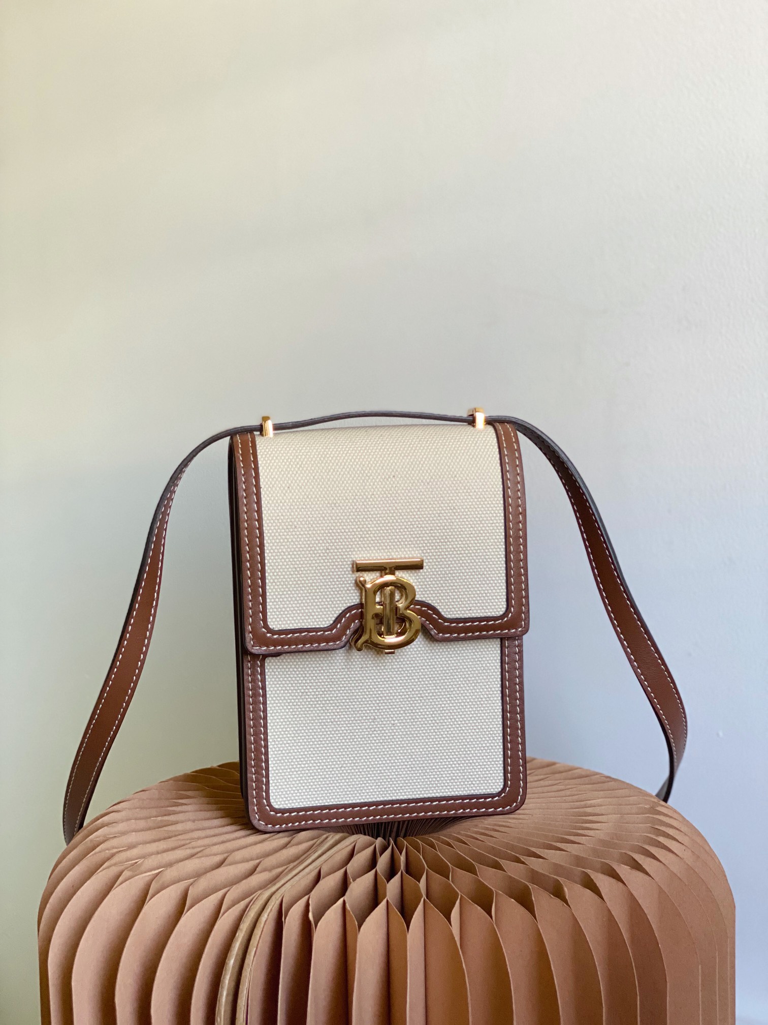 Burberry Robin Bag-13.5 x 4.5 x 19CM