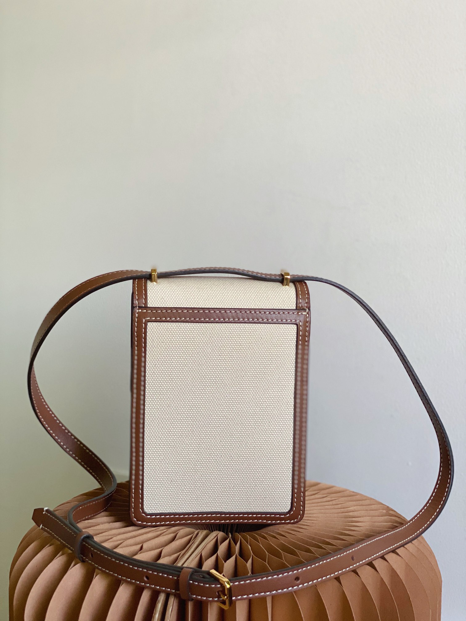 Burberry Robin Bag-13.5 x 4.5 x 19CM
