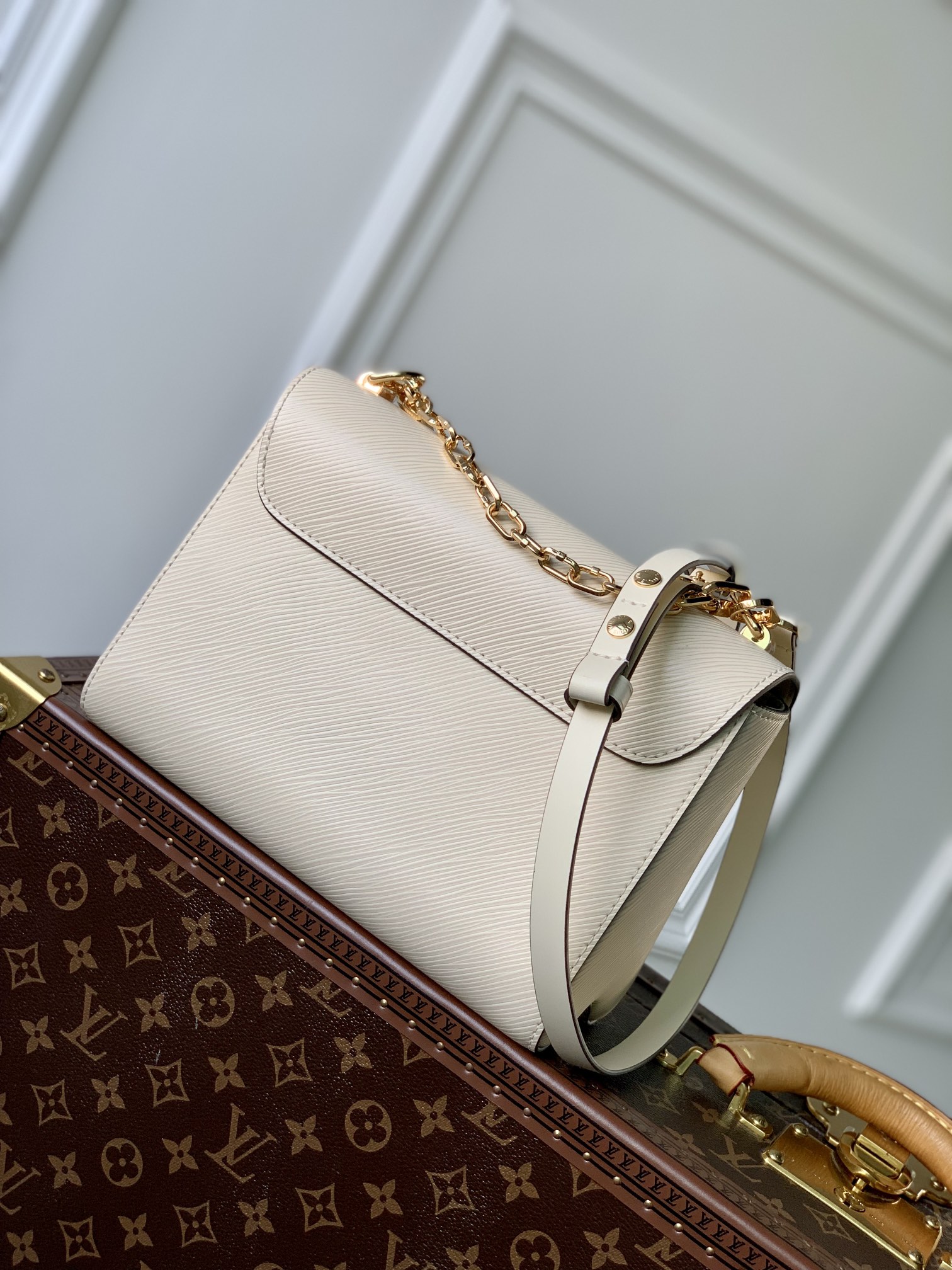 Louis Vuitton Twist MM-23*18*8CM