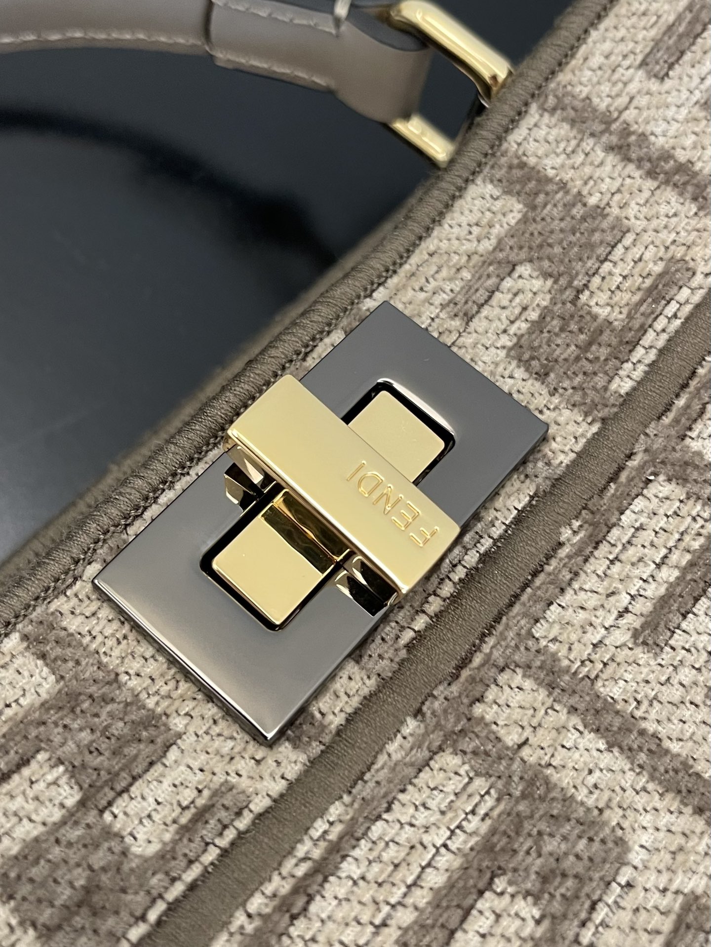 Fendi PeekabooISeeU-27x21x11CM