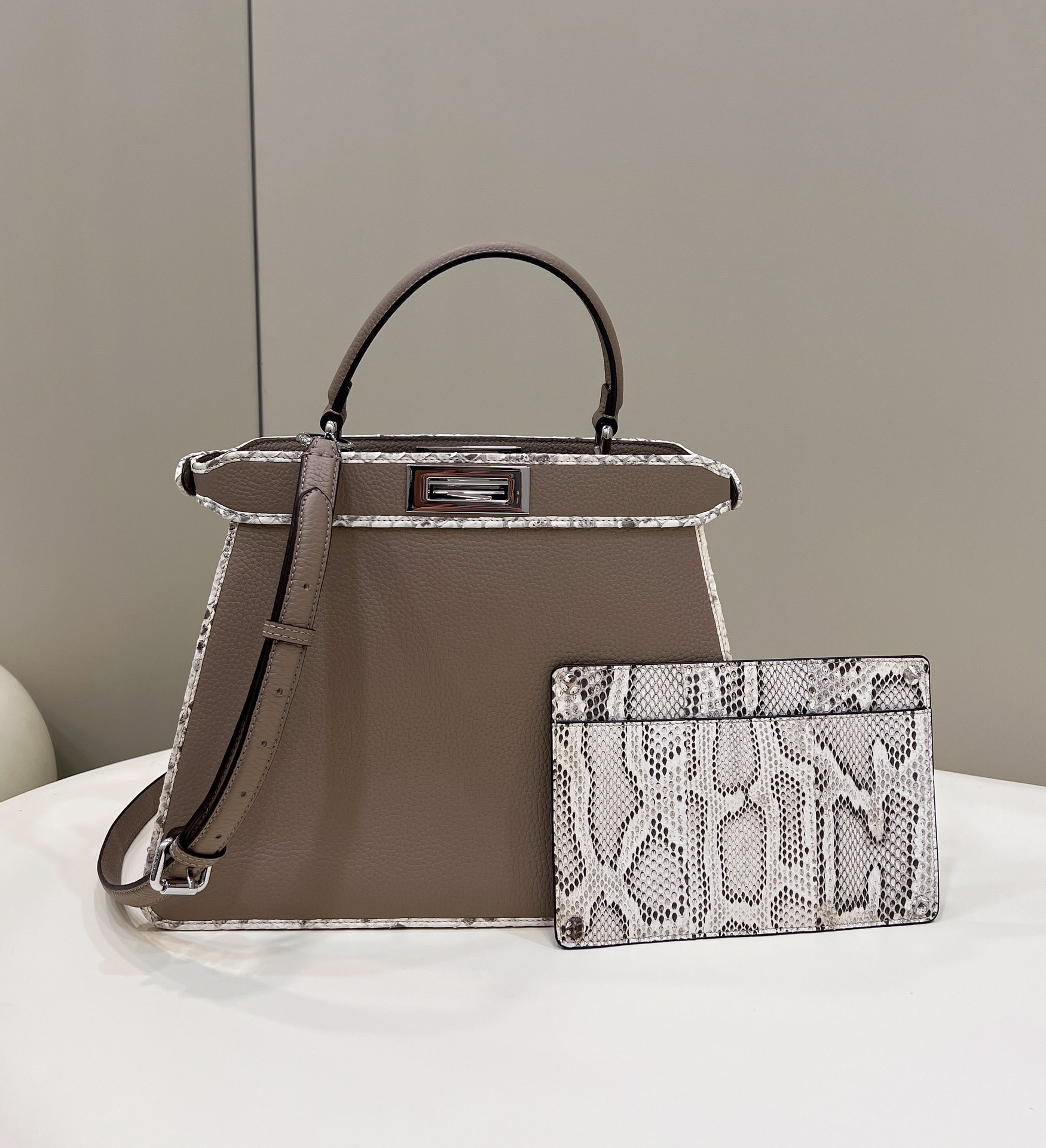 Fendi PeekabooTote-33×12×25CM