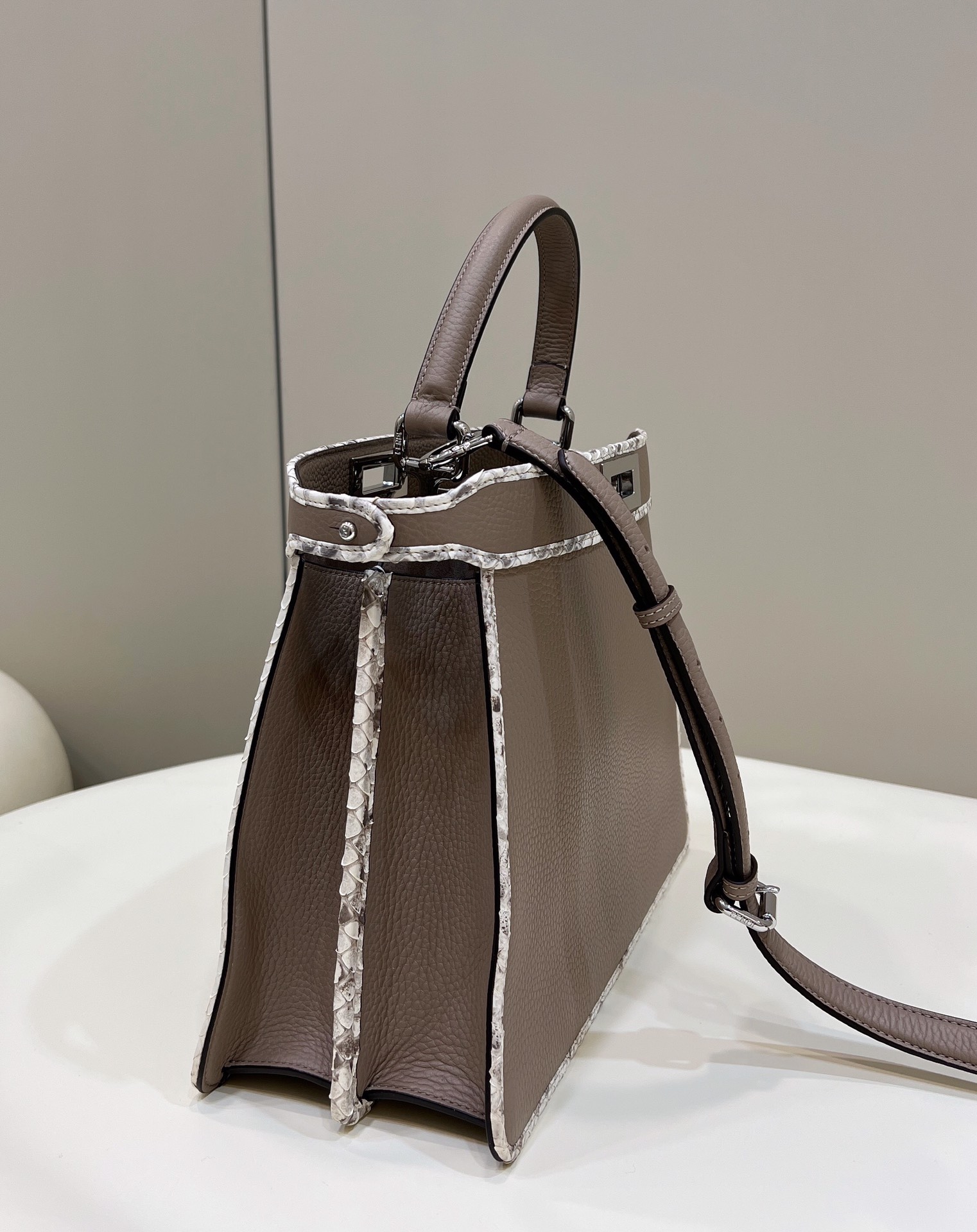 Fendi PeekabooTote-33×12×25CM