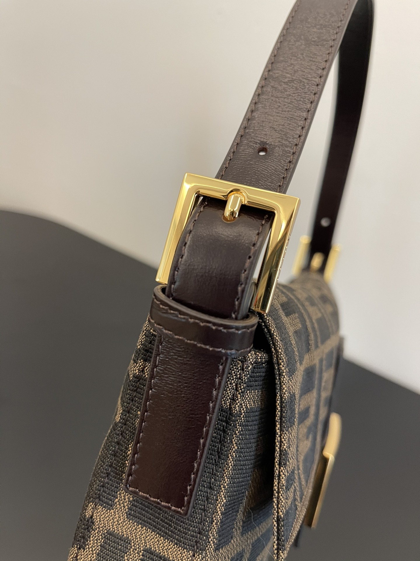 FendI Medium Baguette Bag-26x15x4CM