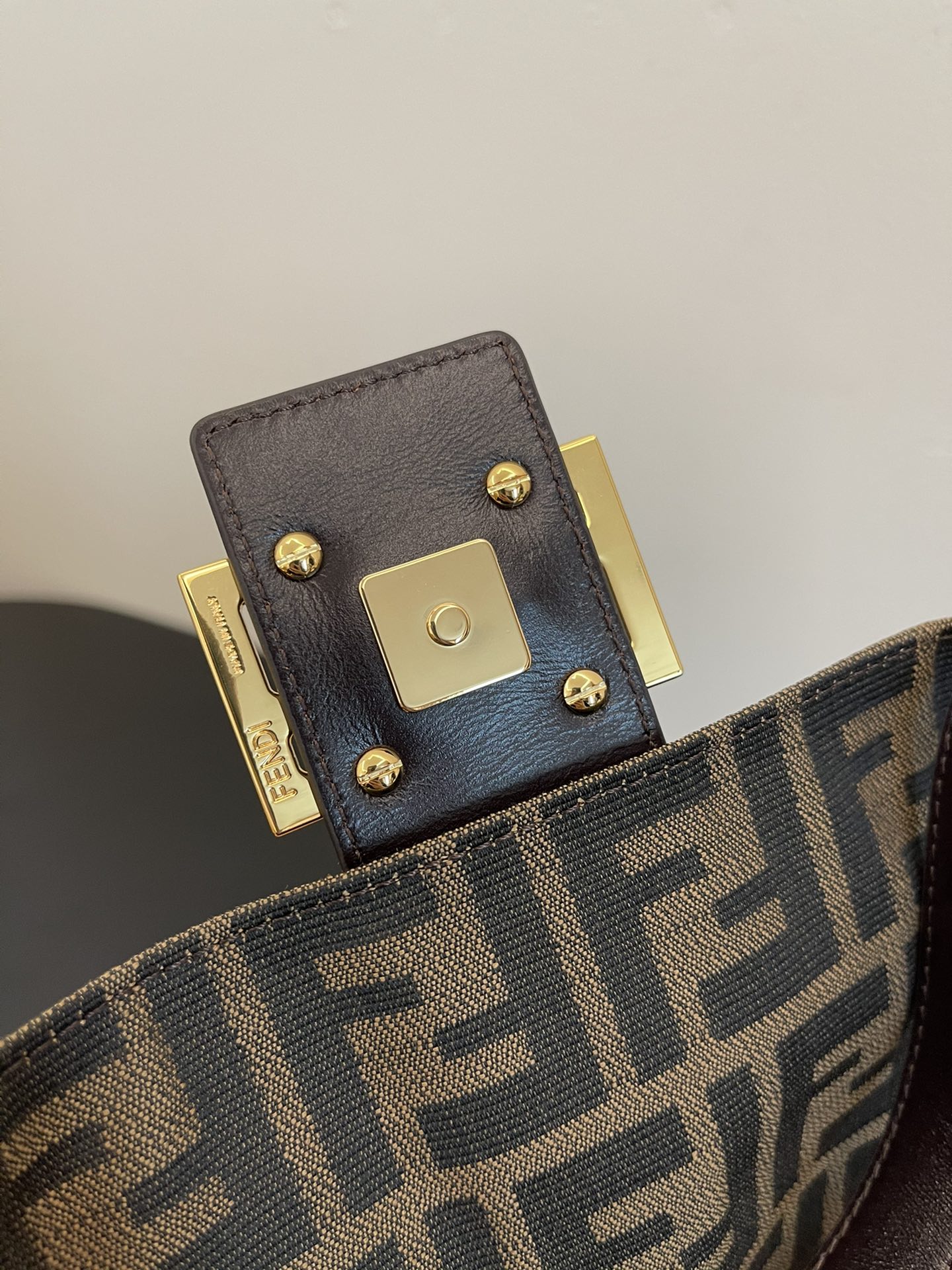FendI Medium Baguette Bag-26x15x4CM