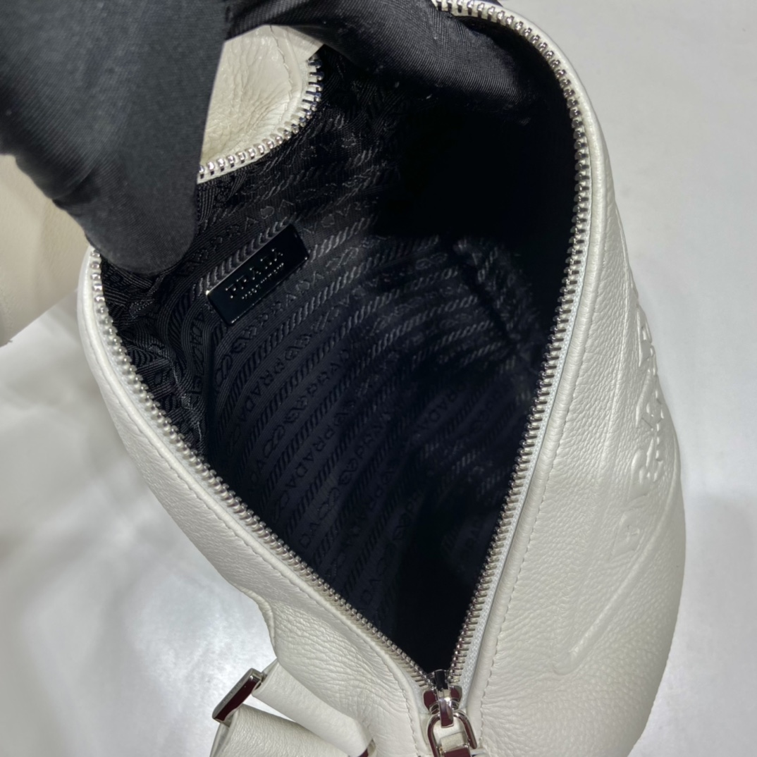 Prada 2VZ098 Handbags-17*32*6.5CM Prada 2VZ098 Handbags-17*32*6.5CM