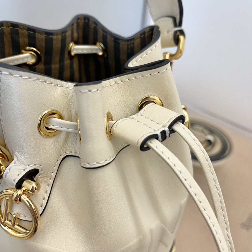 Fendi Mini Mon Tresor Bag -12x18x10CM