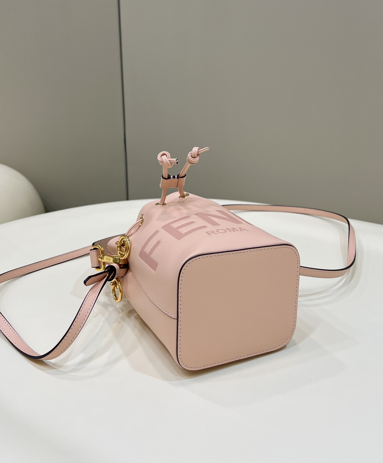 Fendi Mini Mon Tresor Bag -12x18x10CM