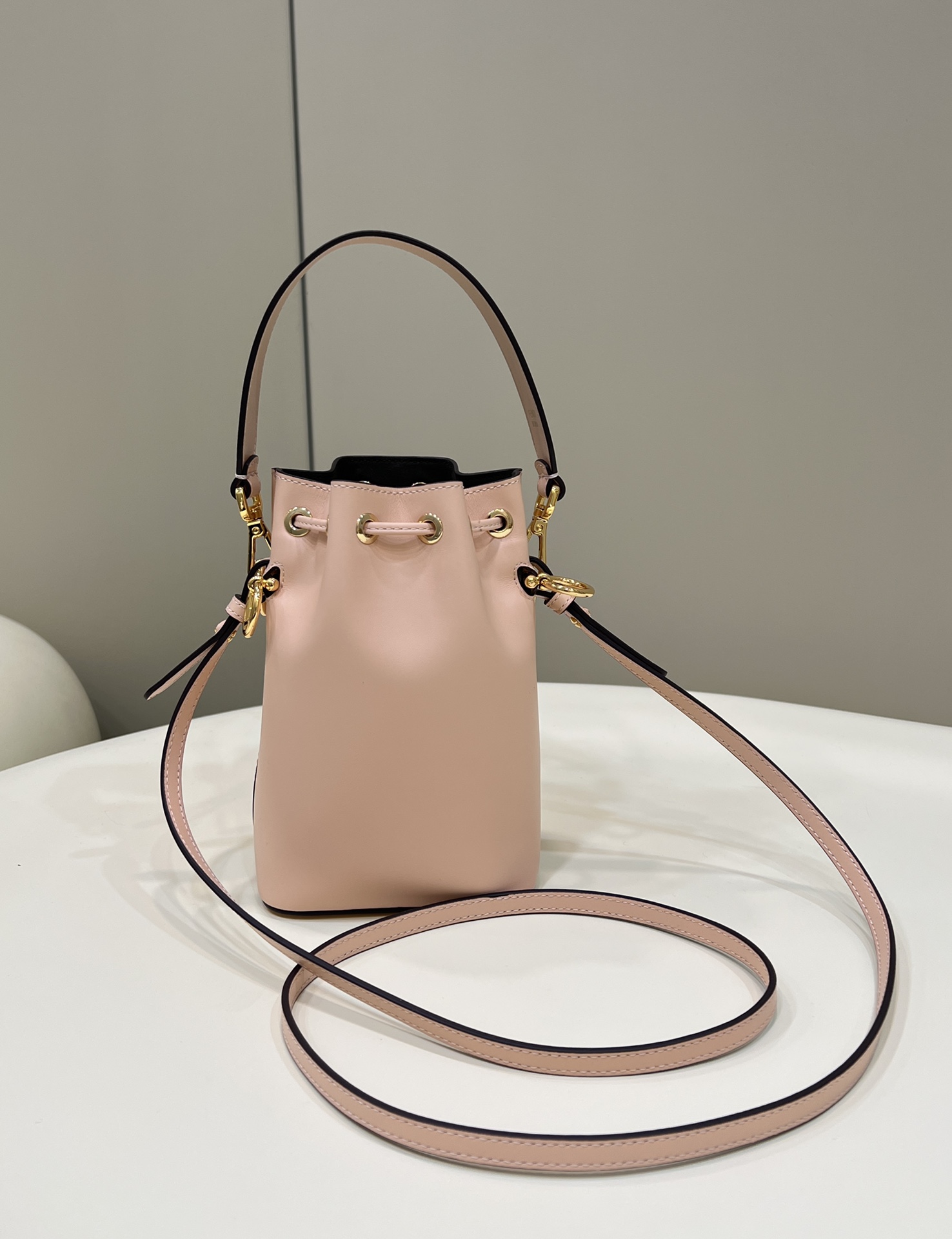 Fendi Mini Mon Tresor Bag -12x18x10CM