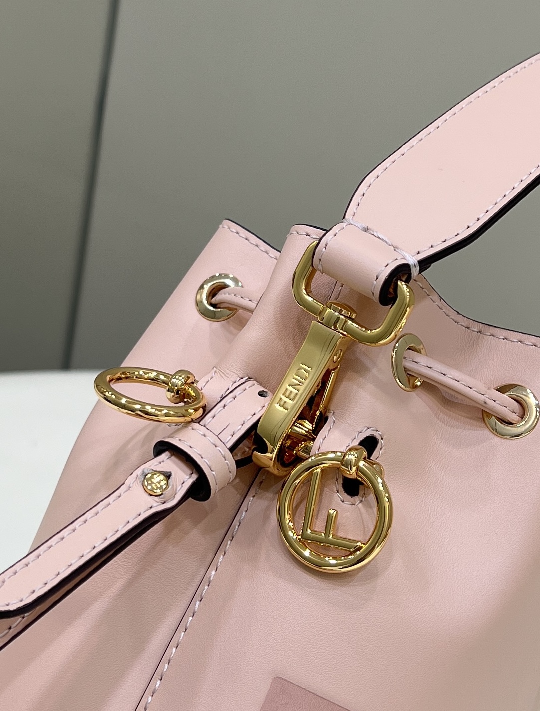 Fendi Mini Mon Tresor Bag -12x18x10CM