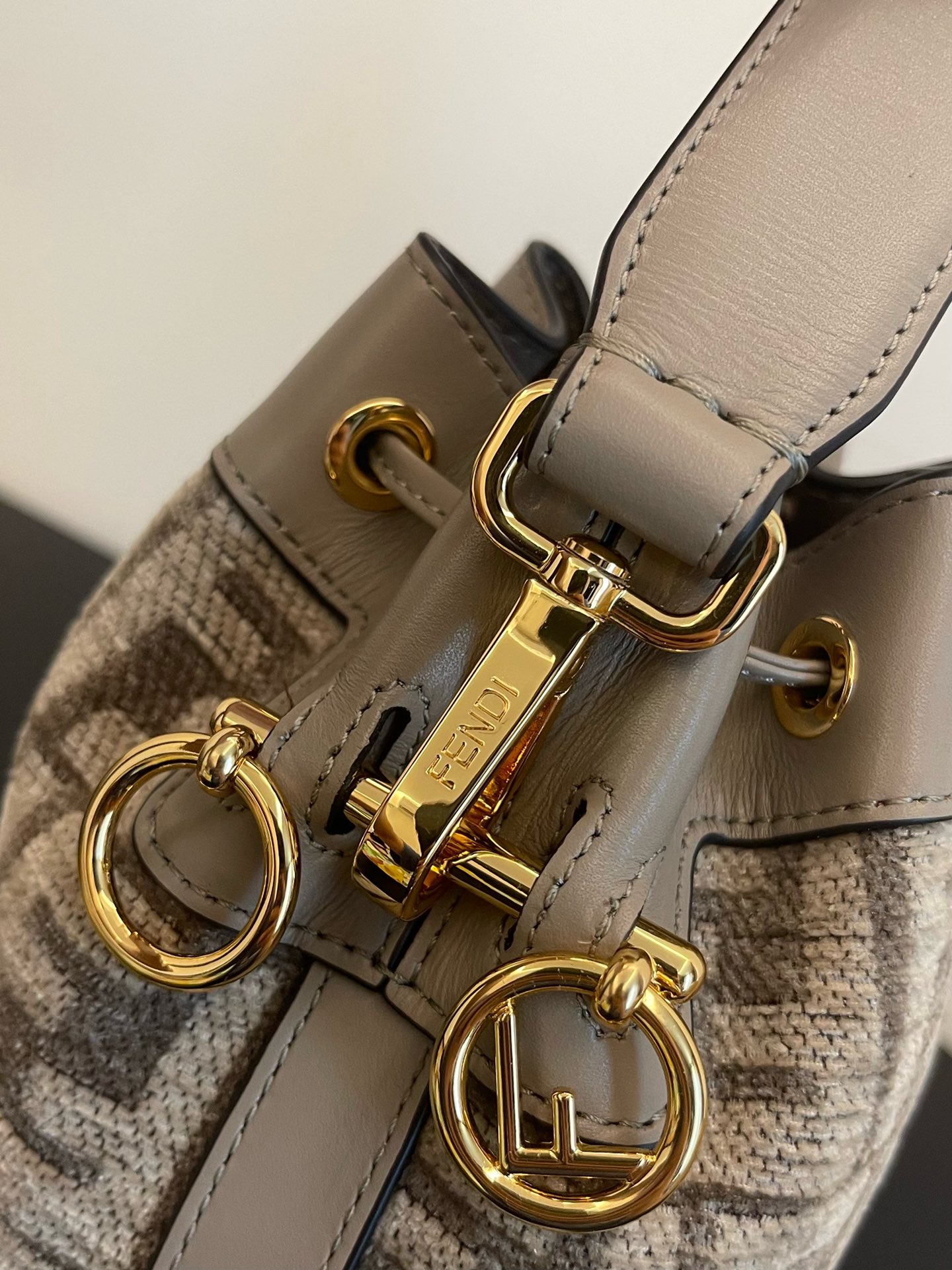 Fendi Mini Mon Tresor Bag -12x18x10CM