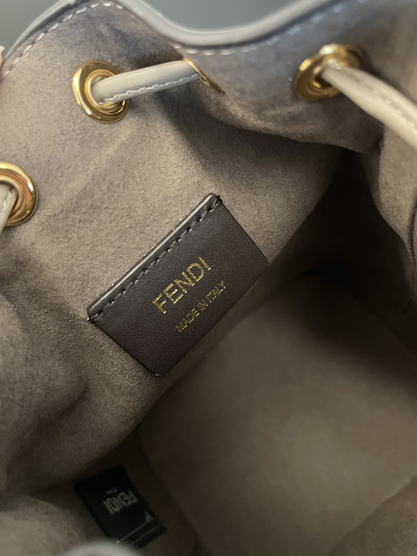 Fendi Mini Mon Tresor Bag -12x18x10CM