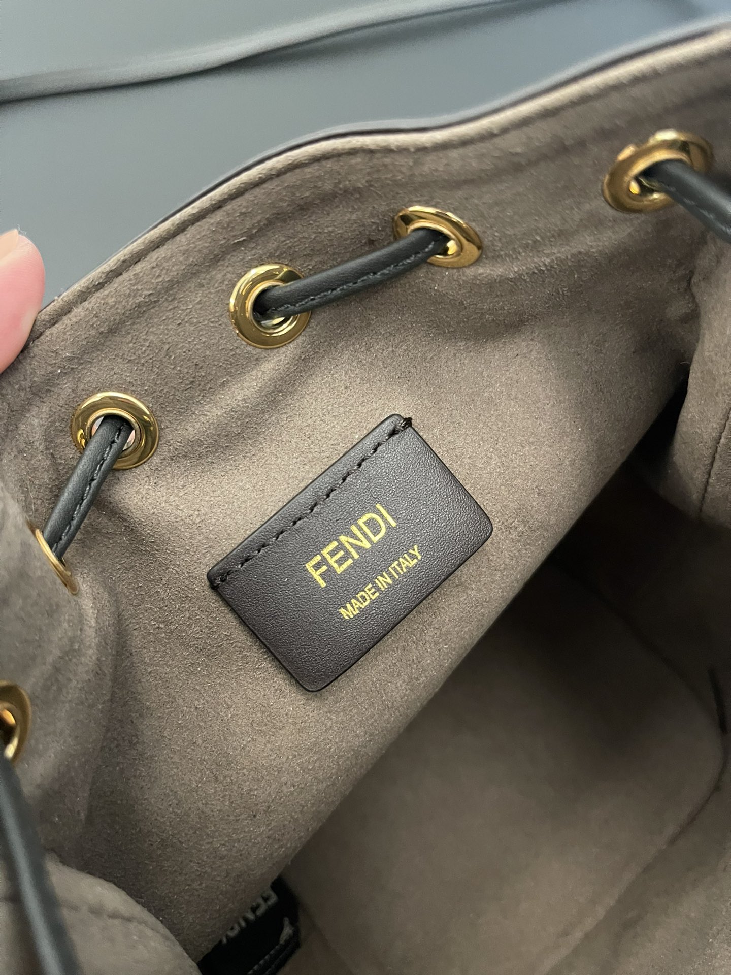 Fendi Mini Mon Tresor Bag -12x18x10CM