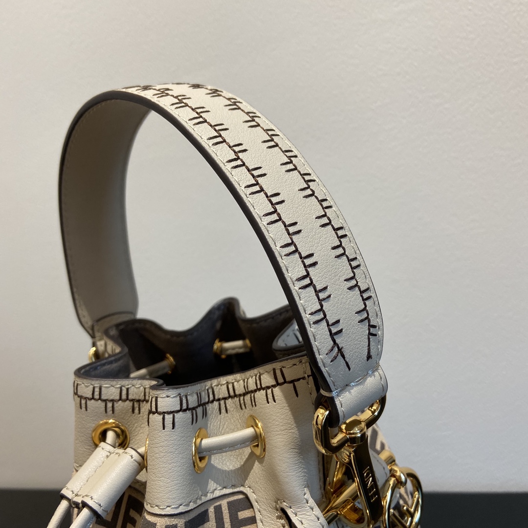 Fendi Mini Mon Tresor Bag -12x18x10CM