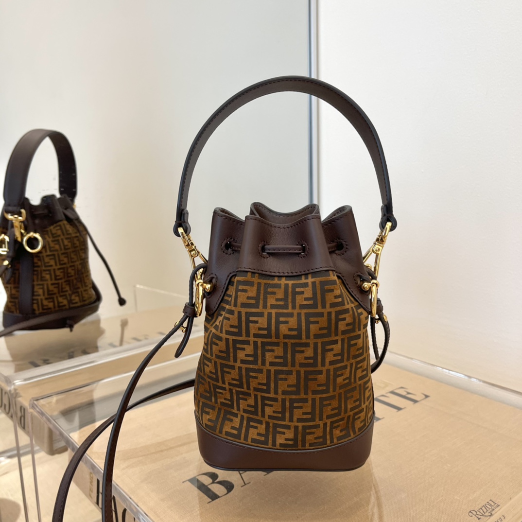 Fendi Mini Mon Tresor Bag -12x18x10CM